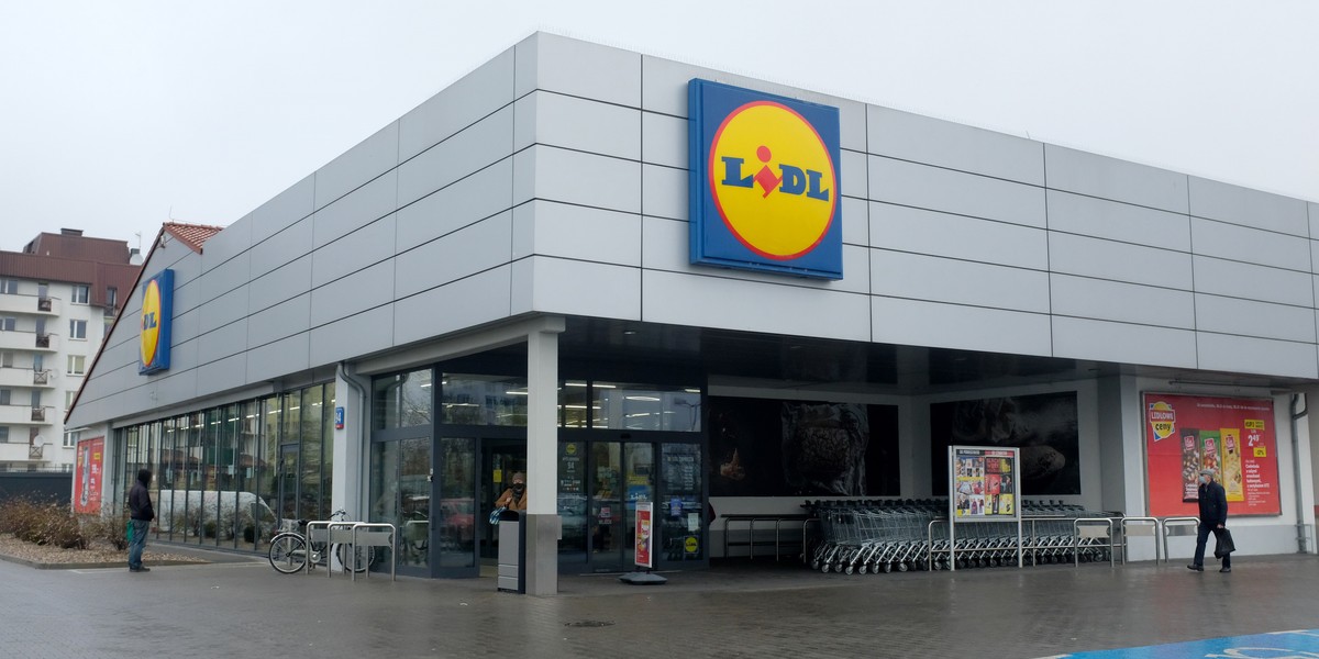 Lidl z ofertą świątecznych swetrów i piżam od 22 listopada 2021.