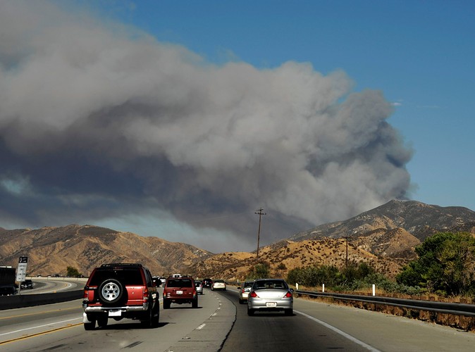 Kalifornia walczy z ogniem