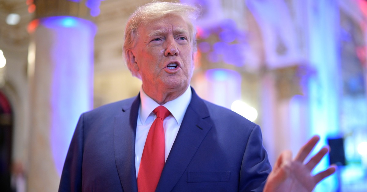 Donald Trump is DJing weekly at Mar-a-Lago, plays Broadway songs and ...