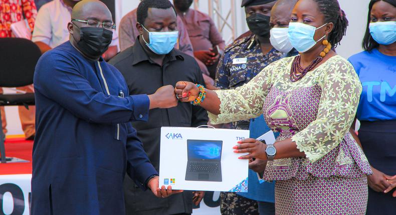 Government gives every teacher one laptop