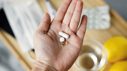 Przyjmowanie witaminy D chroni przed COVID-19? Nowe badanie i nowe fakty