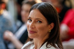 Anna Dereszowska ze łzami żegna córkę. 17-latka wyprowadza się bardzo daleko