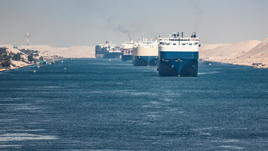190-metrowy statek na prawie dwie godziny zablokował Kanał Sueski