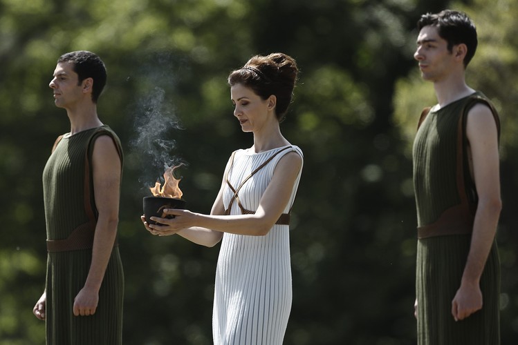 W ruinach świątyni Hery wzniecony został olimpijski ogień