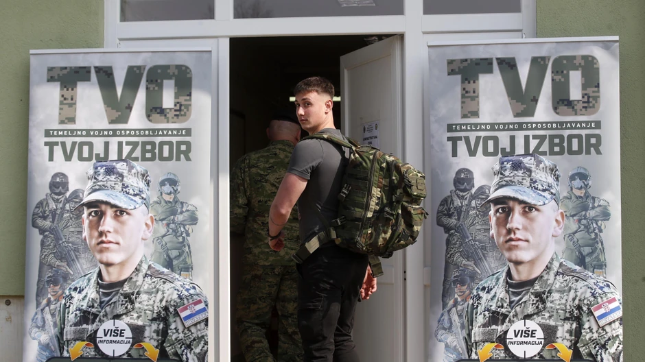 Više od polovine od 800 regruta koji su se javili na službu u Hrvatskoj u martu bili su dobrovoljci | Foto: EPA