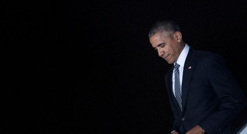 US President Barack Obama arrives in Lima on November 18, 2016