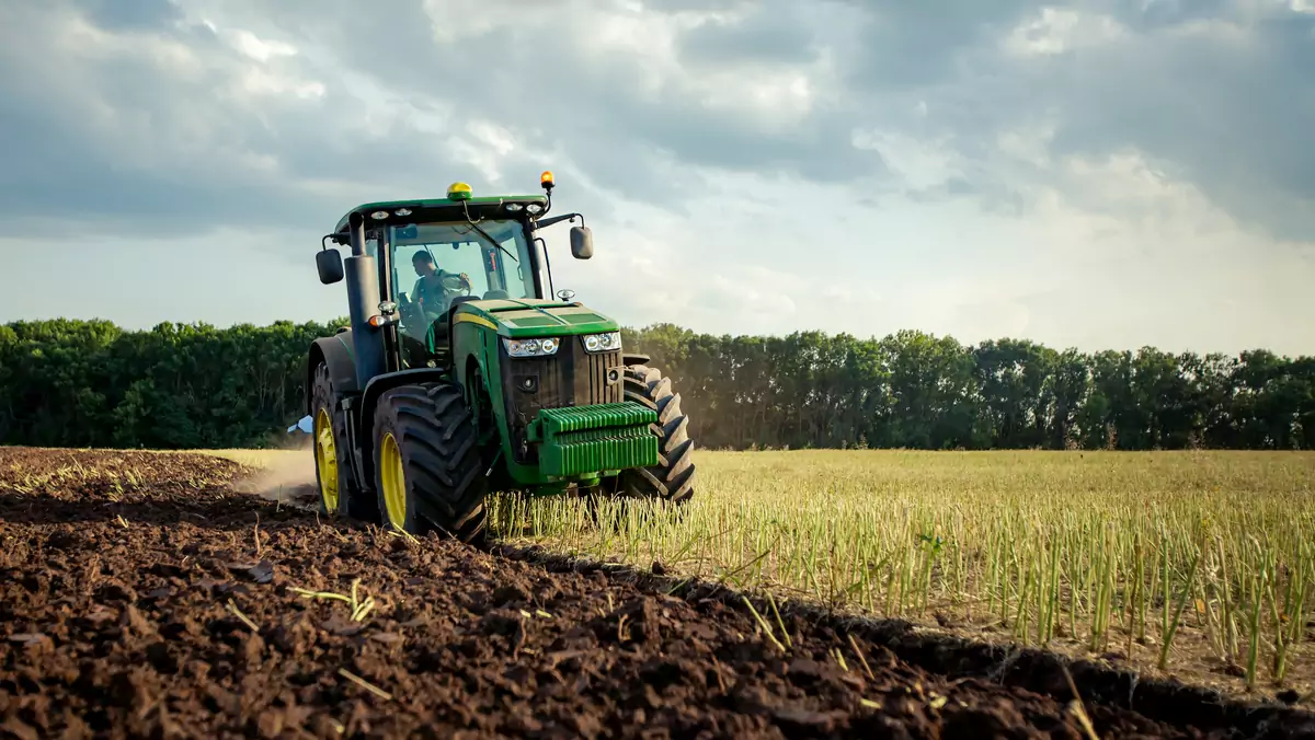 Traktor John Deere - zdj. ilustracyjne