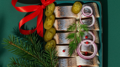 Pod żadnym pozorem nie dodawaj do śledzi. Wyjdą gorzkie i będą do wyrzucenia