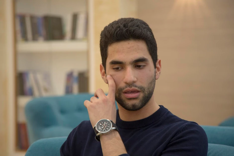 Odrastao u Beogradu i u Aranđelovcu, ali neguje tradiciju i kulturu svog naroda