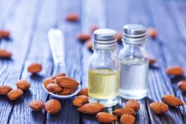 BADEMO ULJE može da se kupi za 250 DINARA i kažu da čini ČUDA ZA KOŽU: Obožava ga i Dženifer Aniston i ovako ga treba upotrebljavati