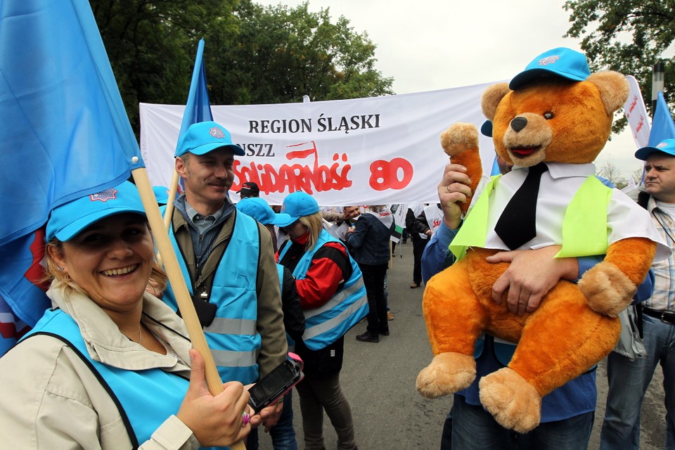 Związkowcy protestują w Warszawie