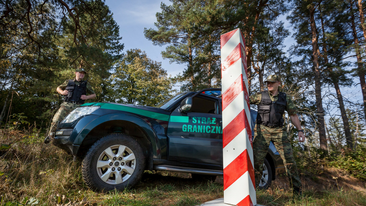 Kryzys na granicy. Białoruskie służby zdemontowały godło