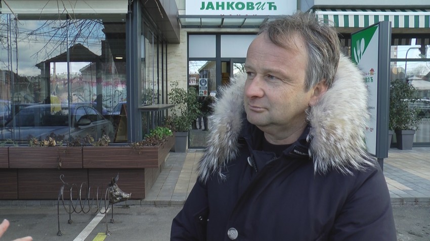 Držač za bicikle u Čačku koji je nasmejao Srbiju