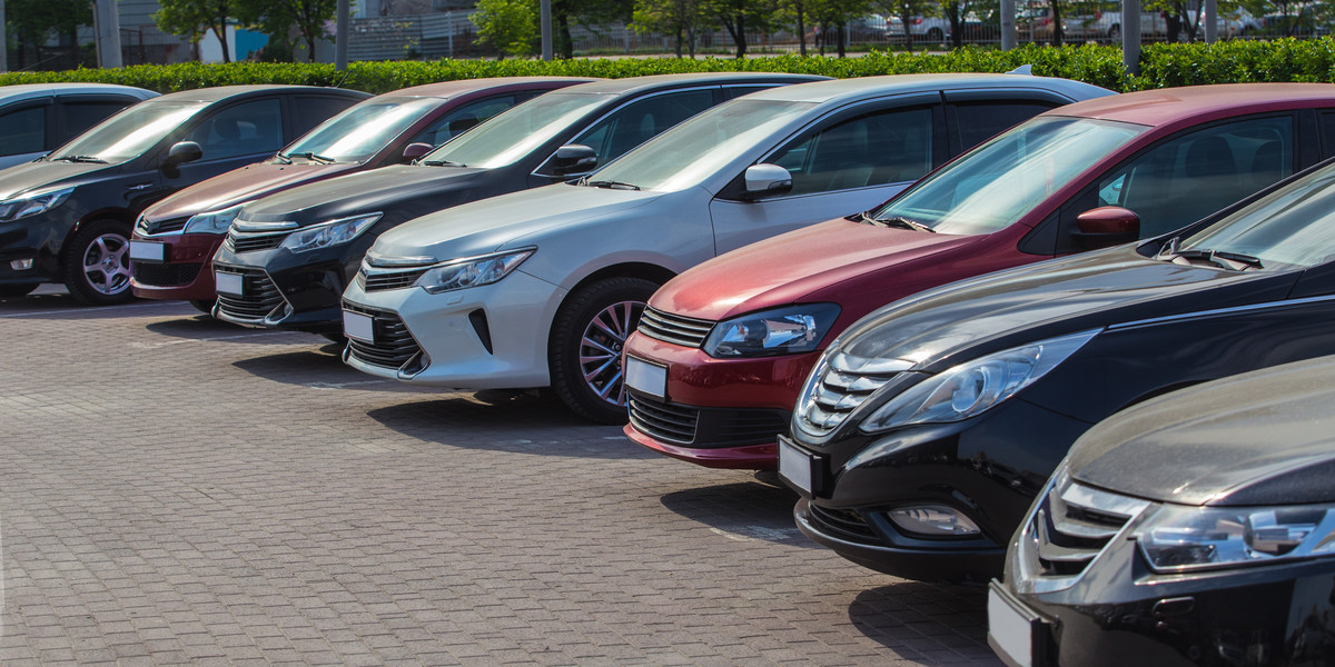 Wśród ponad 600 aut używanych  w cenie do 7 tys. zł, najwięcej ofert sprzedaży dotyczyo pojazdów produkcji francuskiej. 