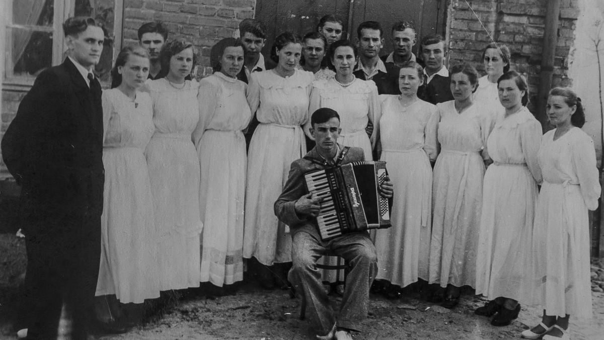 - Ubolewam, że niektórzy świadkowie epoki i znajomi Czesława Niemena nie wystąpili w tym filmie – powiedział na antenie Polskiego Radia Krzysztof Magowski, reżyser dokumentu o Czesławie Niemenie. "Sen o Warszawie będzie można obejrzeć między 21 a 23 listopada w wybranych kinach studyjnych.