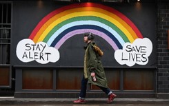 Europa chce się otwierać, ale wirus mówi 'nie tak prędko, kochani'