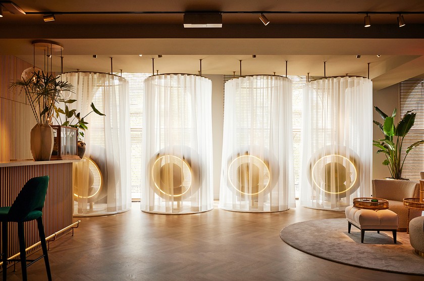 RITUALS In den Breathing-Bubbles atmet man unter digitaler Anleitung von Niraj Naik, dem Gründer von Soma Breath