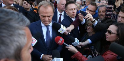 Tusk nawiązał do słynnego zdjęcia z Dudą. „To niesamowite”