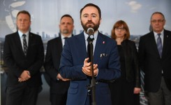 Wiceprezydent Warszawy: Toczy się zamach na podstawy ustrojowe samorządów