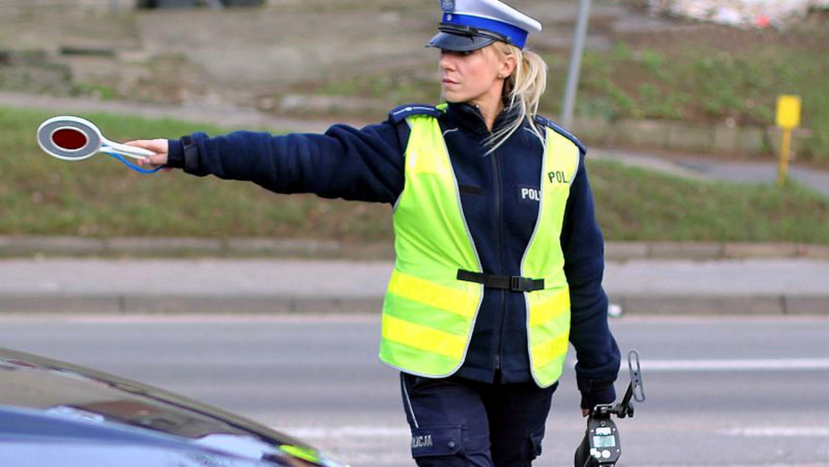 Blisko 6,5 tysiąca kontroli trzeźwości w ramach działań "Trzeźwy kierowca", 40 kierowców zatrzymanych pod wpływem alkoholu, blisko tysiąc kontroli i 343 mandaty w działaniach "Niechronieni" to bilans służby lubuskich policjantów w niecały tydzień.