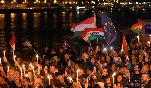 Pristalice Tise slave pobedu u Budimpešti, Mađarska, 12. aprila