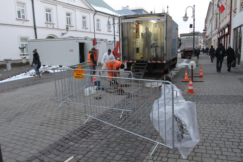 Zrobią deptak wygodny dla szpilek