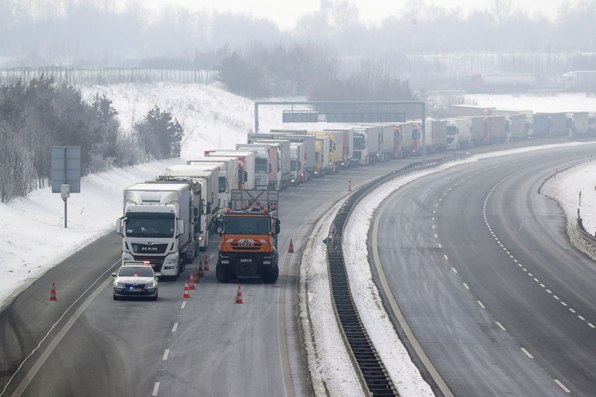 Armagedon na granicy Czech z Niemcami. Kolumna ciężarówek miała ponad 25 km!