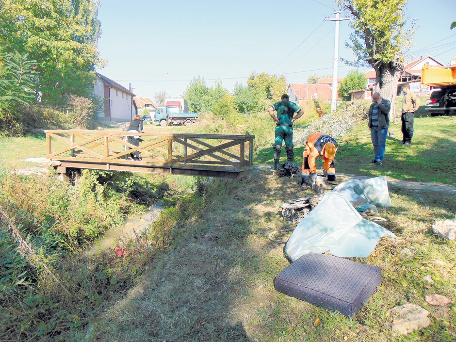 Nesavesni građani svašta bacaju u reke