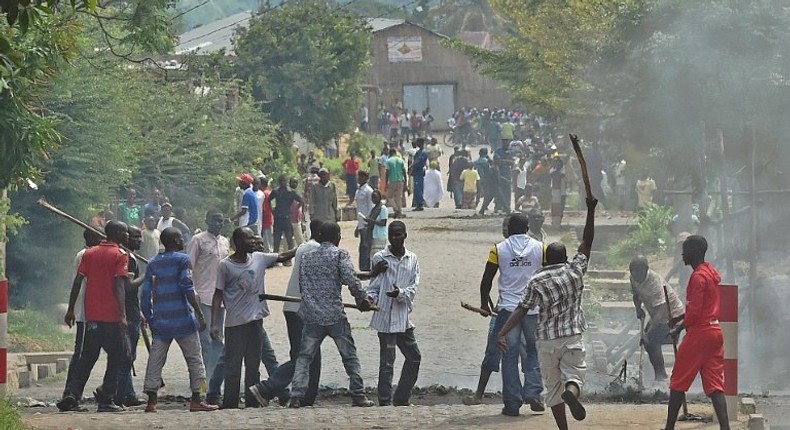 Angry youths block highway to protest kidnapping in Adamawa/Illustrative photo.