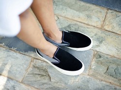 Co jest złego w sznurówkach? Lekarz radzi, jak wybrać buty do szkoły dla dziecka