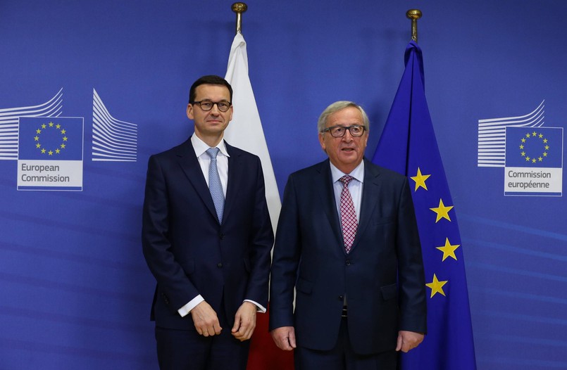 Jean-Claude Juncker spotkał się już z premierem Morawieckim. Frans Timmermans w niedzielę ma rozmawiać z nowym szefem MSZ Jackiem Czaputowiczem