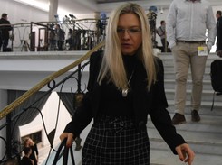 Nie dało się za nią nie obejrzeć! Małgorzata Wassermann wreszcie w MEGAkobiecej stylizacji. FOTO