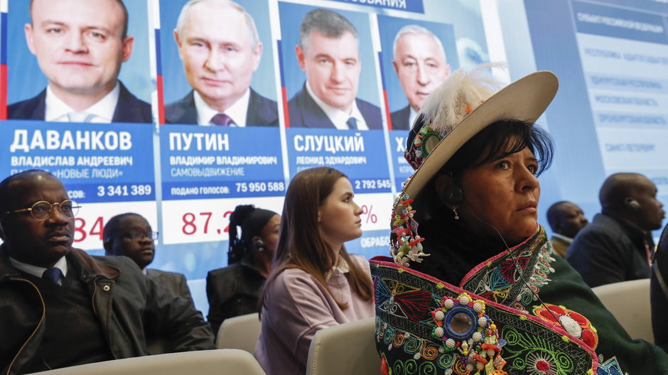 Zagraniczni obserwatorzy w centralnej komisji wyborczej. Moskwa, 18 marca 2024 r.