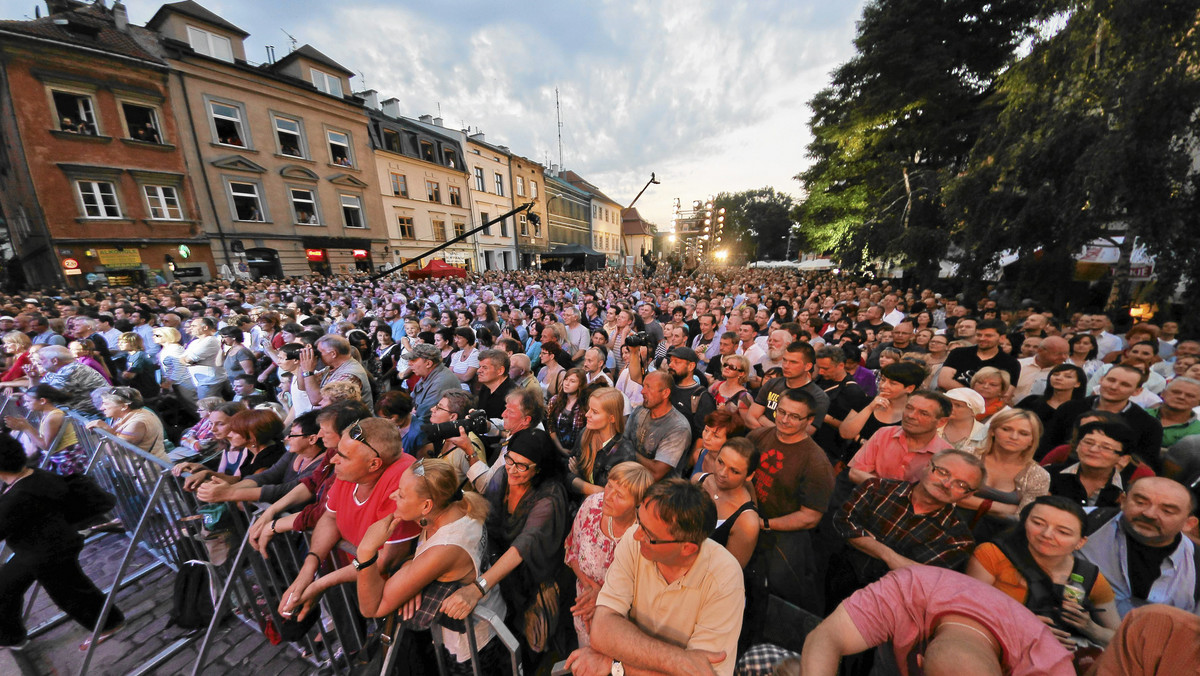 Ponad 240 wydarzeń znalazło się w programie 24. Festiwalu Kultury Żydowskiej, który rozpoczyna się w Krakowie. Oficjalna inauguracja - podobnie jak w latach ubiegłych - odbędzie się w niedzielę w synagodze Tempel koncertem izraelskich kantorów.