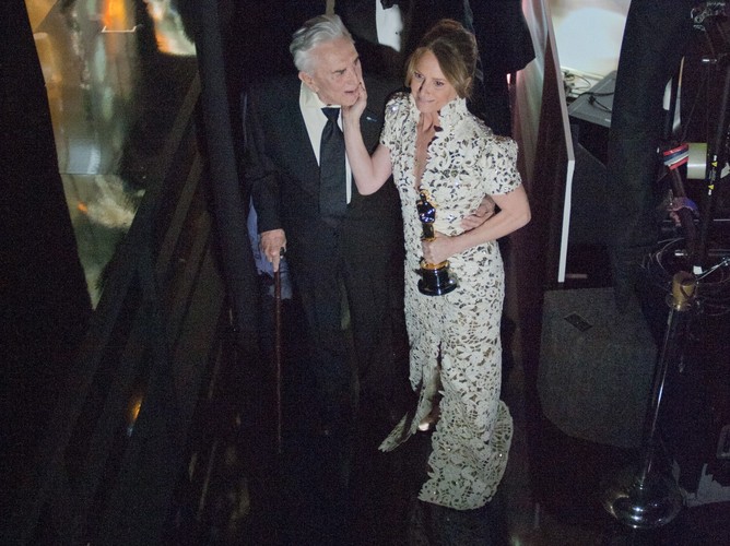 Kirk Douglas i Melissa Leo już za kulisami