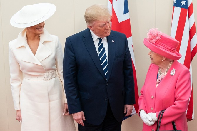 Melaniija Donald Tramp sa kraljcom Elizabetom II