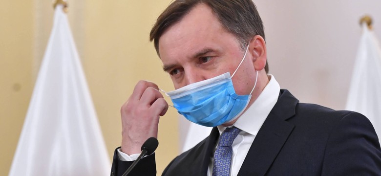 Długi dewelopera mają spłacać lokatorzy. Ziobro składa skargi nadzwyczajne