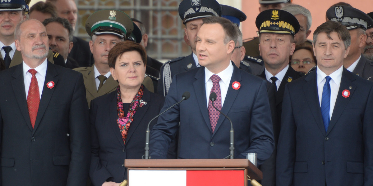 Podczas obchodów Święta Konstytucji 3 Maja na Placu Zamkowym prezydent Andrzej Duda zapowiedział zmianę konstytucji