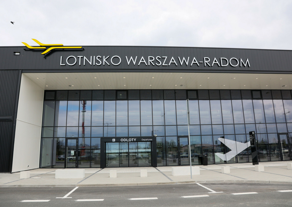 Załoga lotniska w Radomiu boi się utraty pracy. Budowa CPK może być ostatecznym ciosem