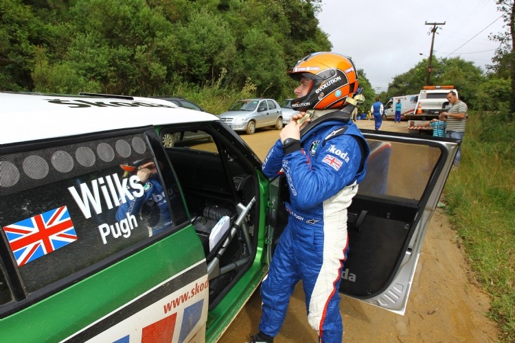 Rally de Curitiba 2010: pewne zwycięstwo Krisa Meeke, Juho Hänninen liderem IRC