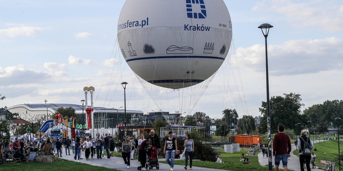 Balon widokowy stanął na bulwarach w Krakowie