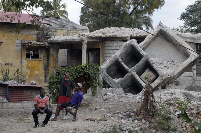 Caritas zebrał dla Haiti 12 mln zł i trafił na ścianę!