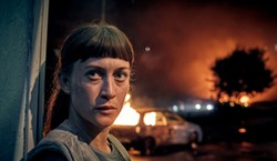 A gdyby odizolować niebezpieczne dzielnice od reszty Szwecji? Mocny serial kryminalny