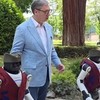 Vučić i roboti