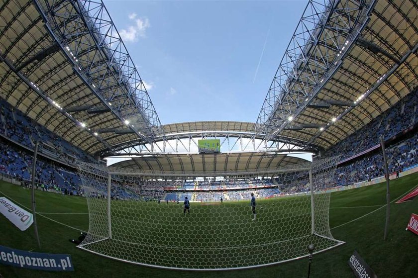 Zbudowaliśmy stadiony, żeby grać w Azji?!