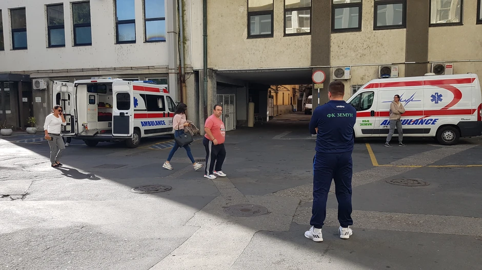 Roditelji Darka Lazića sa njegovom verenicom