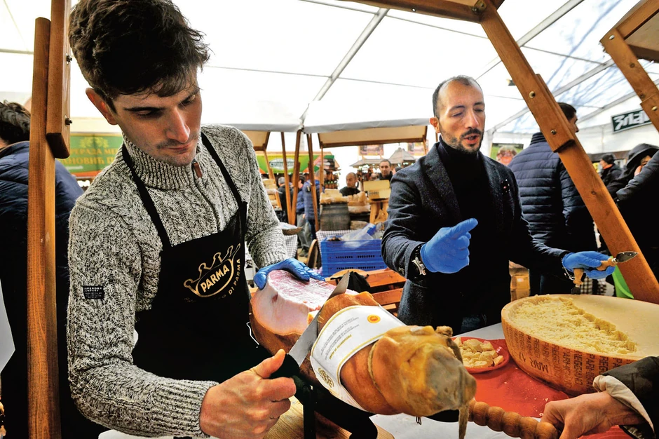 Gosti iz Italije sa pršutom i sirom iz Parme