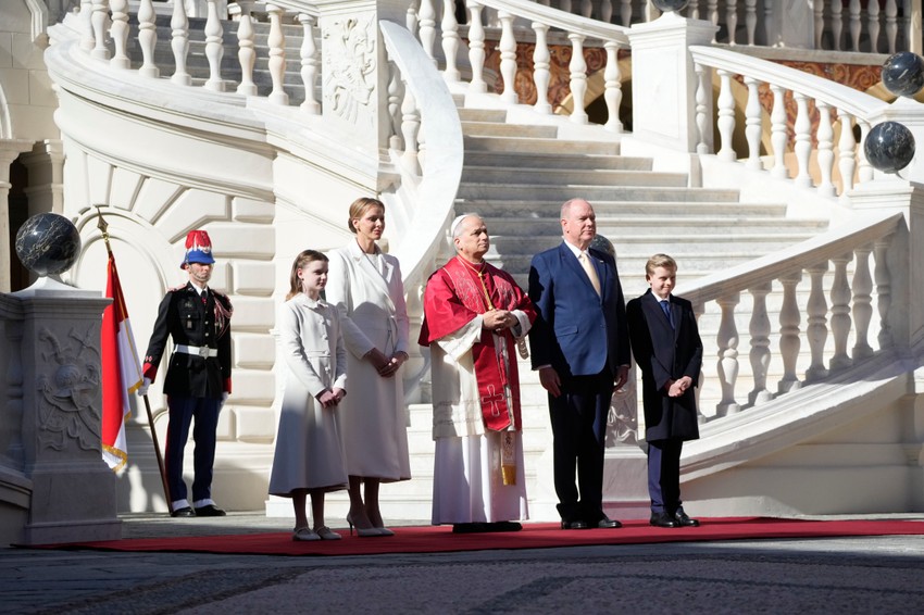 Papa Lav sa kneževskom porodicom