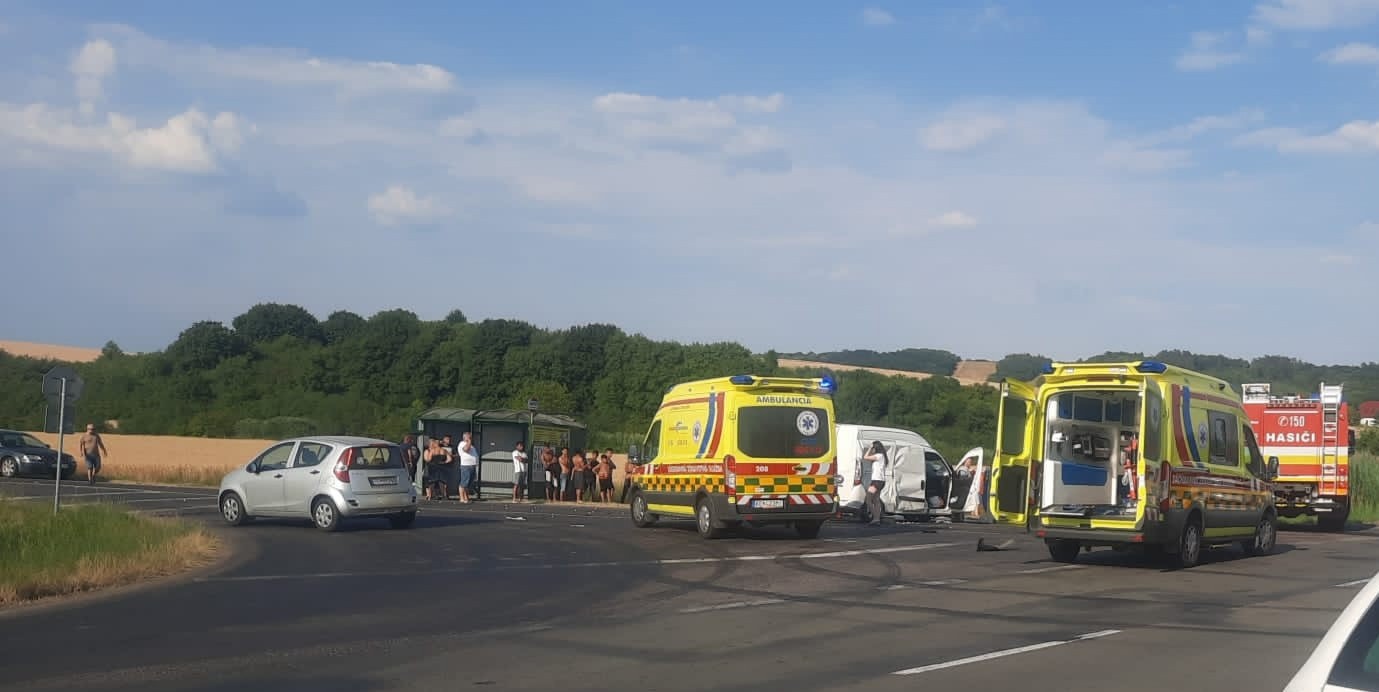 Vážne nehoda si vyžiadala jeden život. 