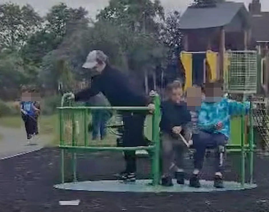 Otac i dečak snimljeni su u parku nekoliko dana pre tragedije